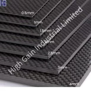 ¿Cuál es el espesor común de los tableros de fibra de carbono?