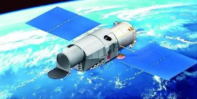 Fibra de carbono en la estación espacial paneles solares