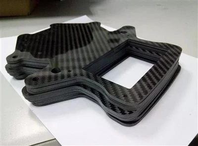 ¿Cómo se hacen las piezas de fibra de carbono?